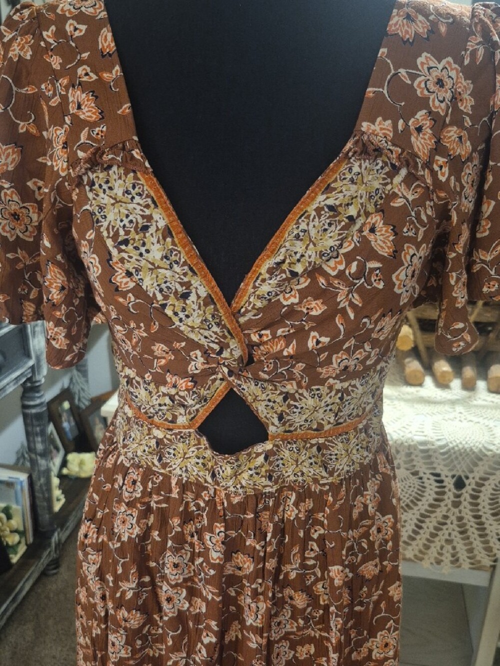Angie Brown Floral Puff-Sleeve Mini Dress - Picture 3 of 8